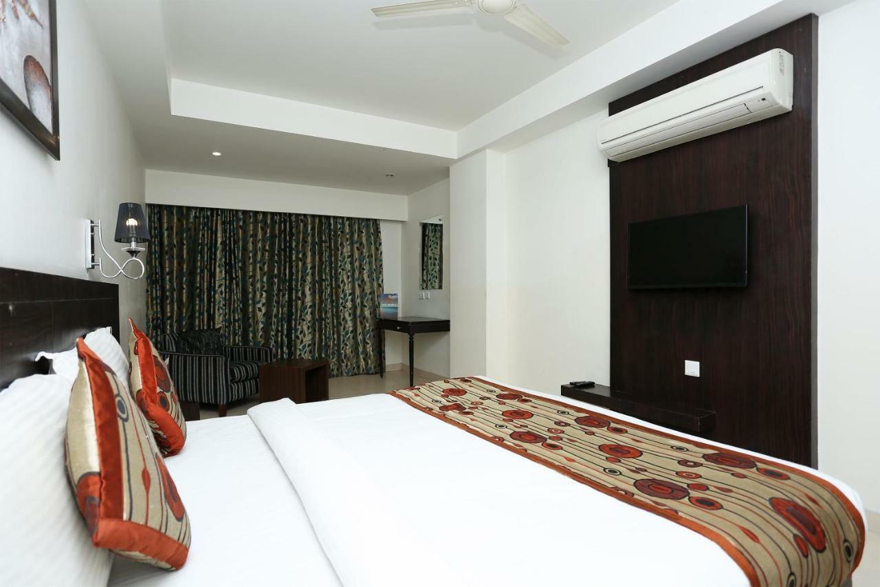 Capital O 3600 Hotel Royal Windsor Kāthgodām 外观 照片
