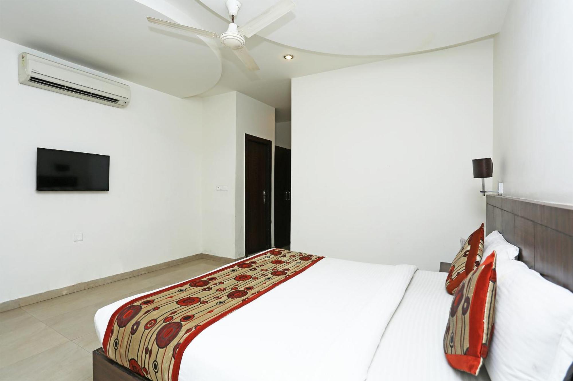 Capital O 3600 Hotel Royal Windsor Kāthgodām 外观 照片