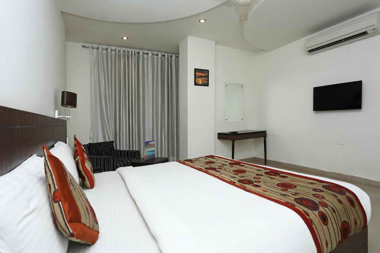Capital O 3600 Hotel Royal Windsor Kāthgodām 外观 照片